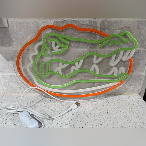 Vibrant Neon Florida Gators Sign - Green, Red, White - Picture 2 of 5
